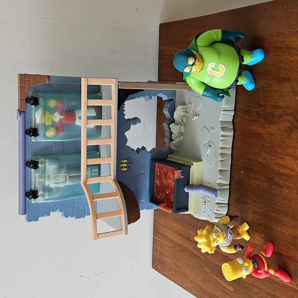 Vintage 2003  Springfield Treehouse of Horror Lair Playmates Toys